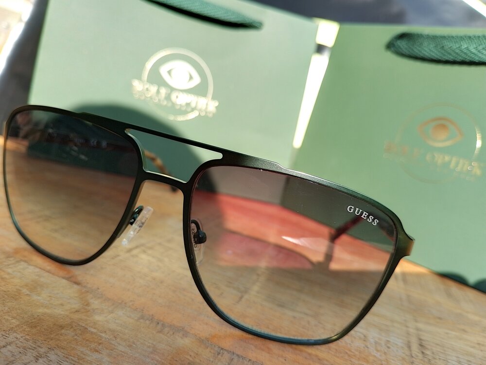 GUESS GU00210