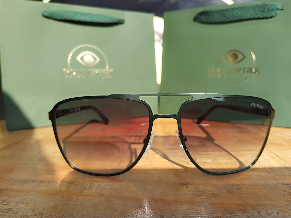 GUESS GU00210