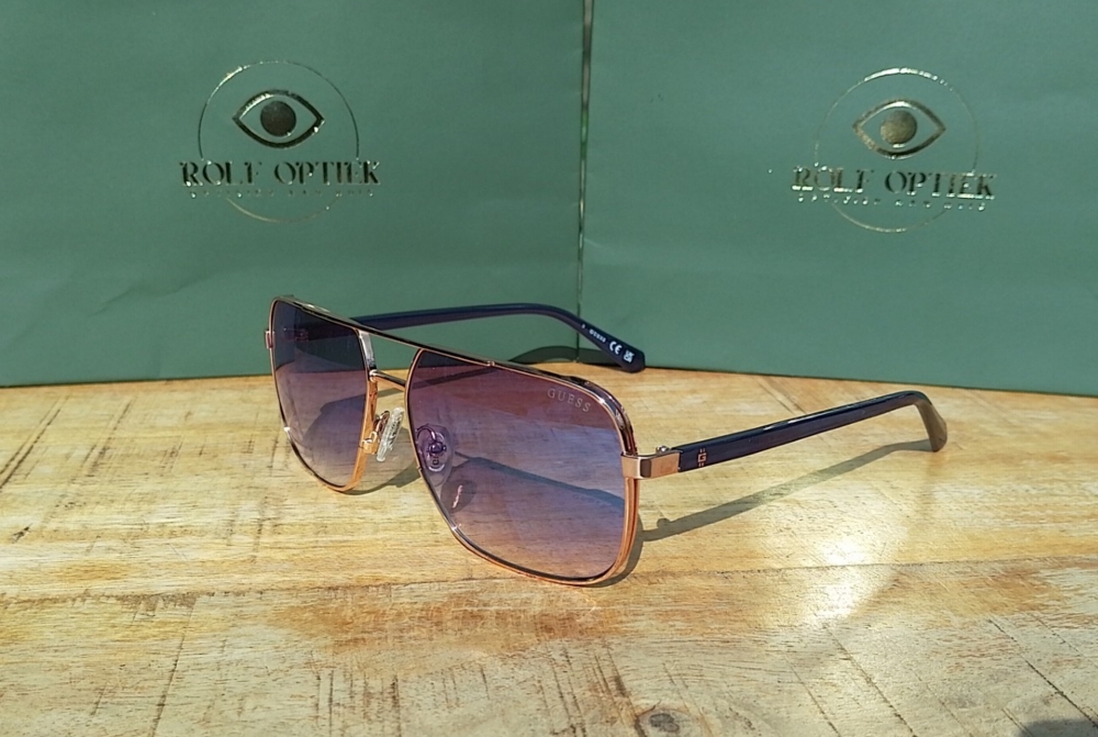 Guess GU00119 28X Zonnebril &ndash; Tijdloze Pilotenstijl