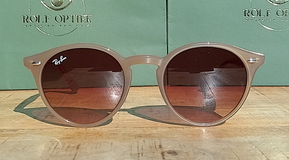 Ray-Ban RB2180 8605 &ndash; Turtledove / Brown Gradient
