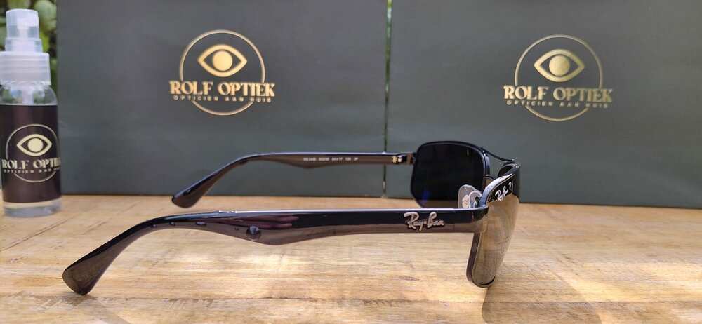Ray-Ban RB3445 002/58 &ndash; Sportief, stijlvol en functioneel