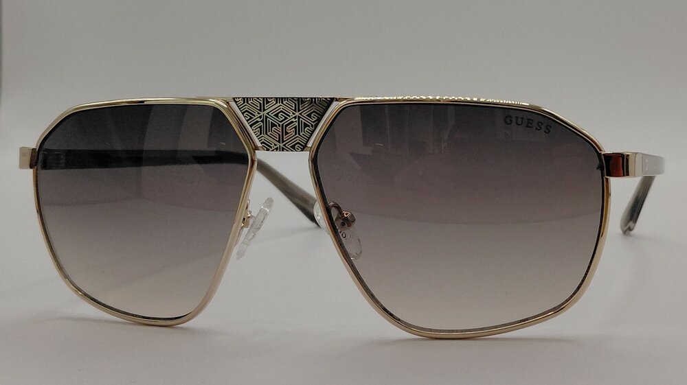 GUESS GU00086 32P &ndash; Stijlvolle Aviator Zonnebril