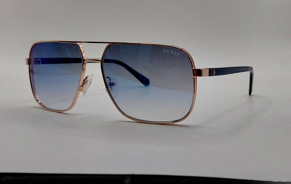 Guess GU00119 28X Zonnebril &ndash; Tijdloze Pilotenstijl