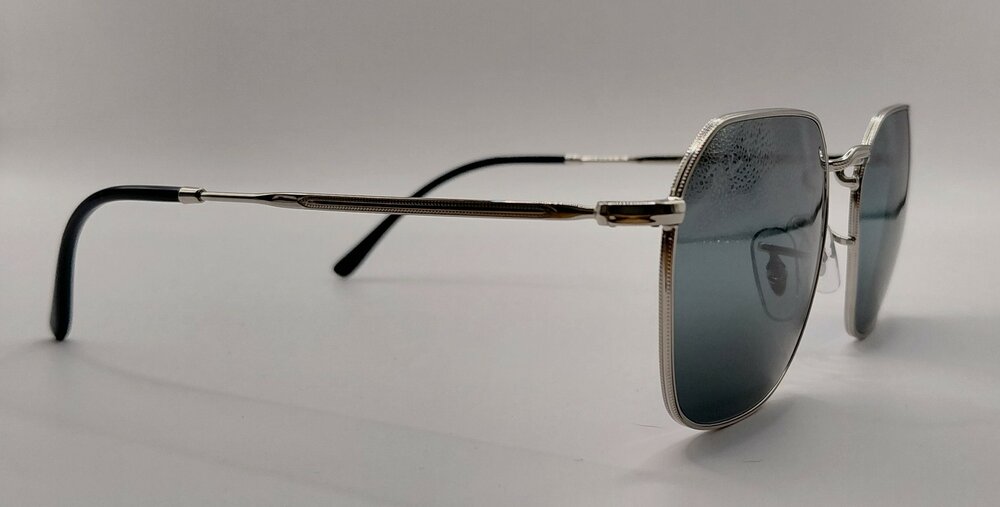 Ray-Ban RB 3694 Jim 9242/G6 &ndash; Tijdloos Design in Zilver met Chromance Technologie