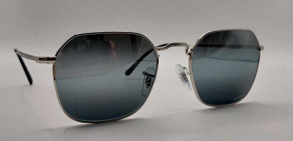 Ray-Ban RB 3694 Jim 9242/G6 &ndash; Tijdloos Design in Zilver met Chromance Technologie