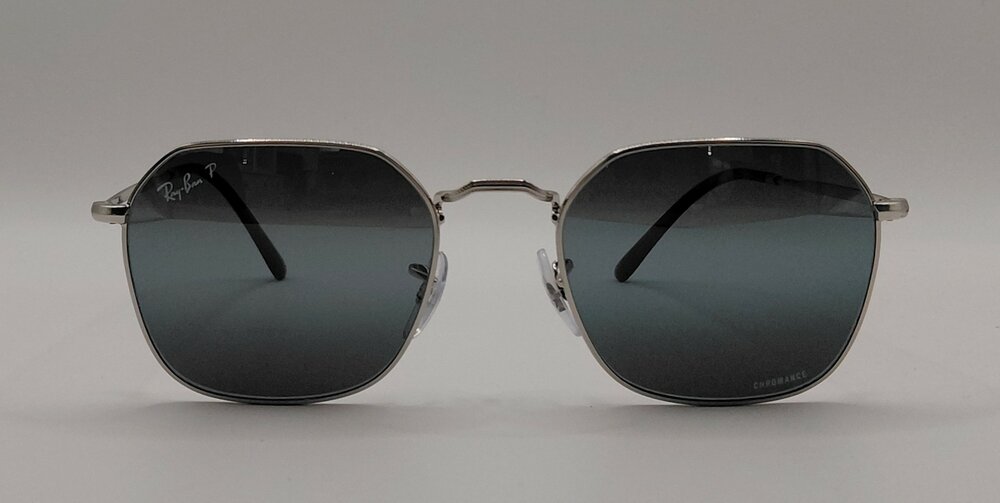Ray-Ban RB 3694 Jim 9242/G6 &ndash; Tijdloos Design in Zilver met Chromance Technologie
