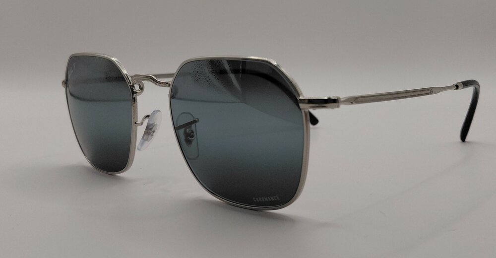 Ray-Ban RB 3694 Jim 9242/G6 &ndash; Tijdloos Design in Zilver met Chromance Technologie