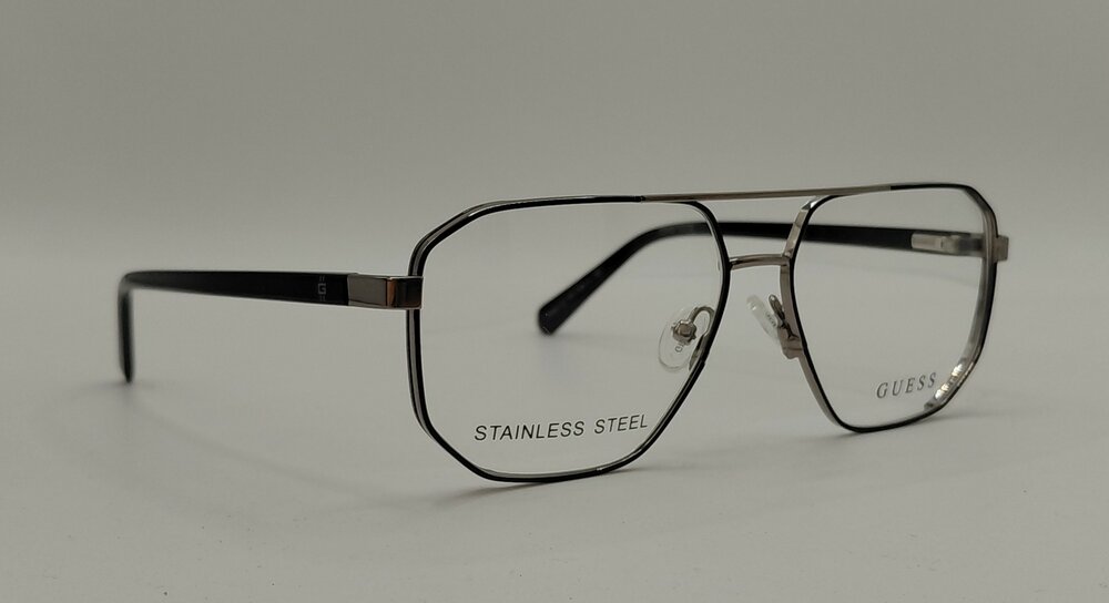 GUESS GU50135 005 &ndash; Shiny Black