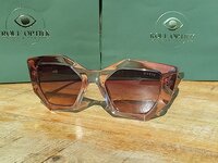 Guess GU7897 47F &ndash; Tijdloos met een trendy twist