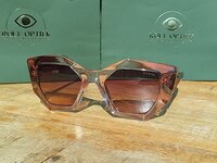 Guess GU7897 47F &ndash; Tijdloos met een trendy twist