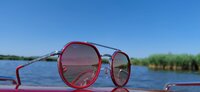 Ray-Ban RB 3765 003/70 &mdash; Stijlvol, modern en krachtig in rood