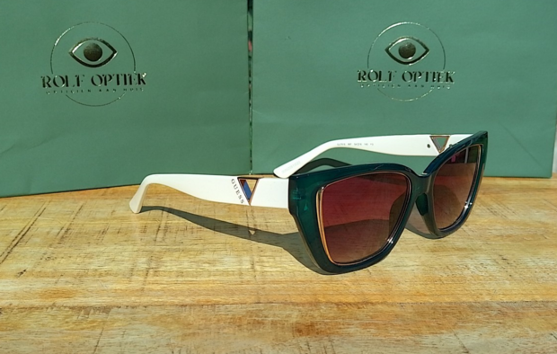 Guess GU7816 96F Zonnebril &ndash; Stijlvol en Modern