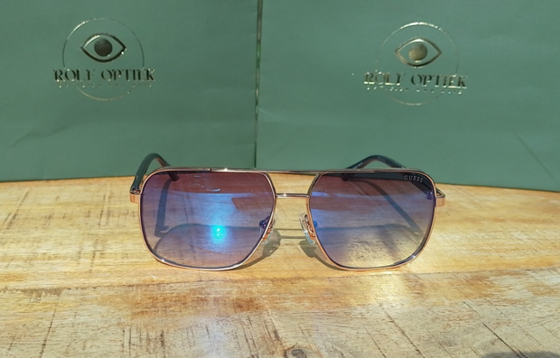 Guess GU00119 28X Zonnebril &ndash; Tijdloze Pilotenstijl