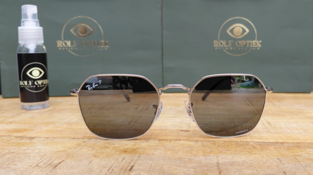 Ray-Ban RB 3694 Jim 9242/G6 &ndash; Tijdloos Design in Zilver met Chromance Technologie