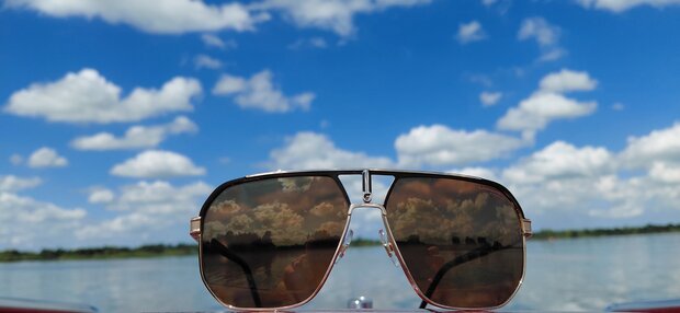 Carrera 1062/S Black Gold &ndash; Stoer, stijlvol en compromisloos