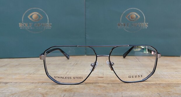 GUESS GU50135 005 &ndash; Shiny Black