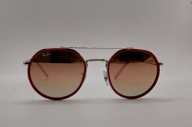 Ray-Ban RB 3765 003/70 &mdash; Stijlvol, modern en krachtig in rood