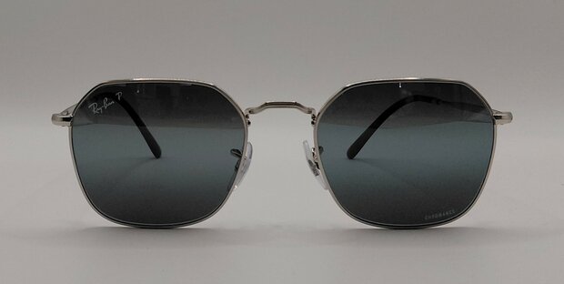 Ray-Ban RB 3694 Jim 9242/G6 &ndash; Tijdloos Design in Zilver met Chromance Technologie
